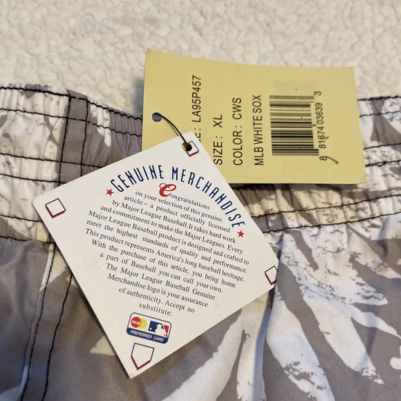 NWT MLB Genuine Chicago White Sox gray/white Hawaiian swim trunks Size XL - Picture 4 of 7